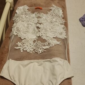 Banjul White Lace Garment